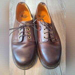 Mens Dr Martens size 8 brown loafers